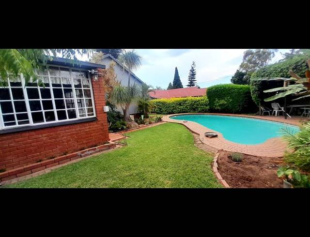 5 BEDROOM HOUSE FOR SALE IN FLORAUNA